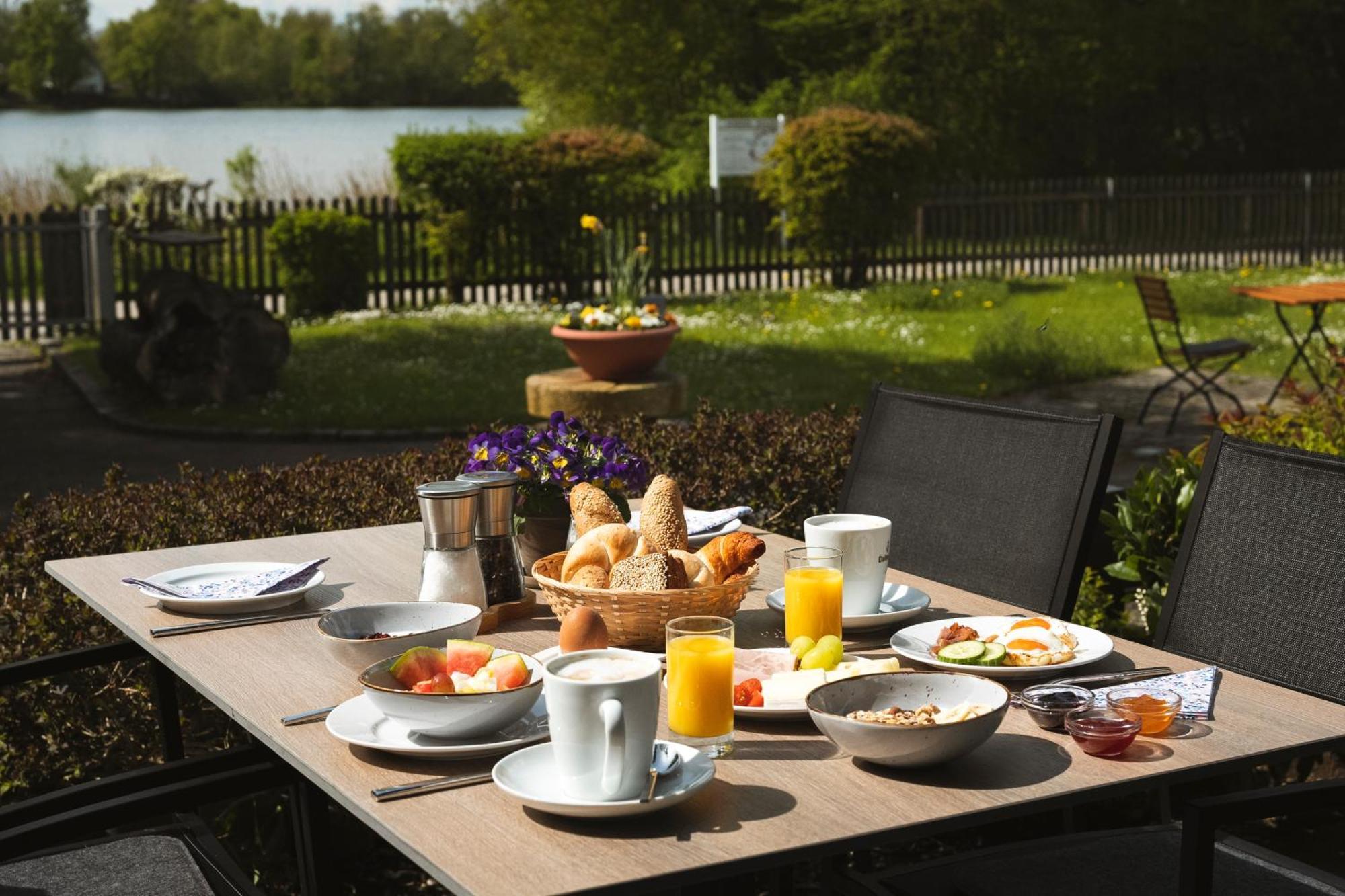 Sopherl Am See - Fruehstueck Auf Der Seeterrasse, Sehr Ruhig Und Wunderschoen Am See, 3 Minuten Nach Oberpfaffenhofen, Viele Radtouren, Restaurants & Cafes In Der Umgebung เวสลิง ภายนอก รูปภาพ