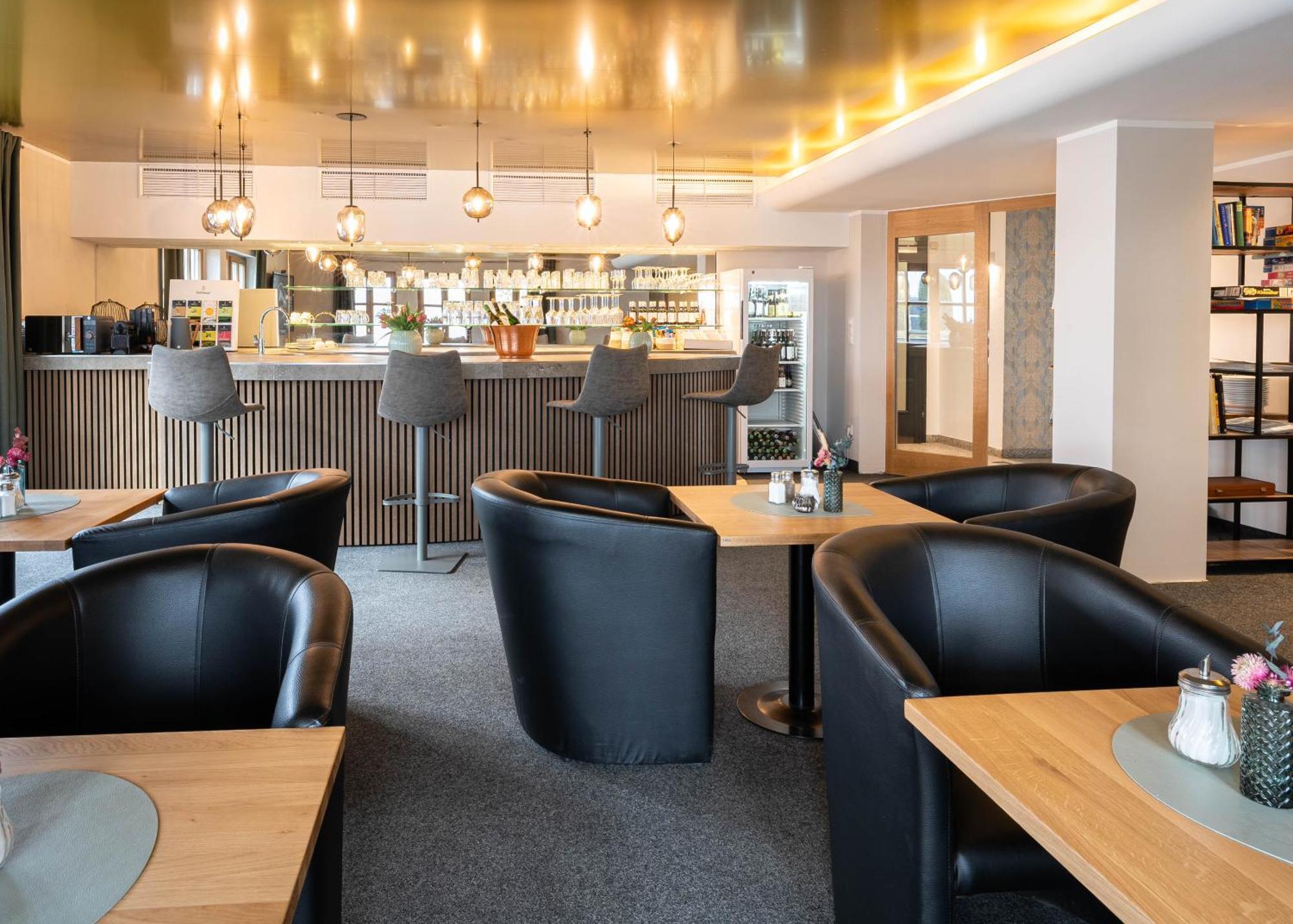 Sopherl Am See - Fruehstueck Auf Der Seeterrasse, Sehr Ruhig Und Wunderschoen Am See, 3 Minuten Nach Oberpfaffenhofen, Viele Radtouren, Restaurants & Cafes In Der Umgebung เวสลิง ภายนอก รูปภาพ