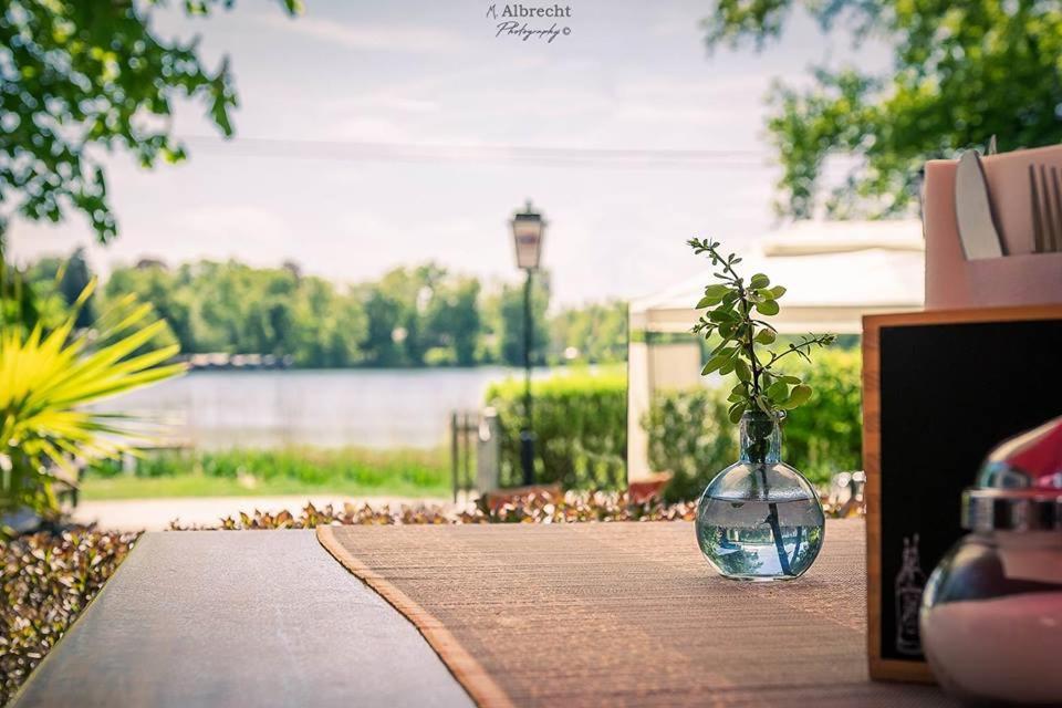 Sopherl Am See - Fruehstueck Auf Der Seeterrasse, Sehr Ruhig Und Wunderschoen Am See, 3 Minuten Nach Oberpfaffenhofen, Viele Radtouren, Restaurants & Cafes In Der Umgebung เวสลิง ภายนอก รูปภาพ