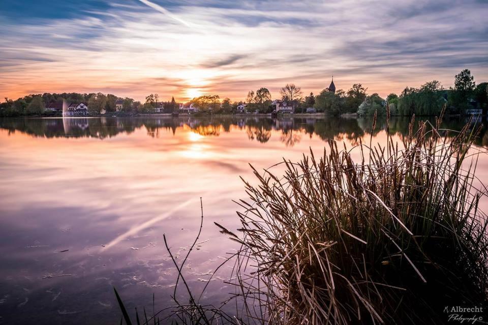 Sopherl Am See - Fruehstueck Auf Der Seeterrasse, Sehr Ruhig Und Wunderschoen Am See, 3 Minuten Nach Oberpfaffenhofen, Viele Radtouren, Restaurants & Cafes In Der Umgebung เวสลิง ภายนอก รูปภาพ